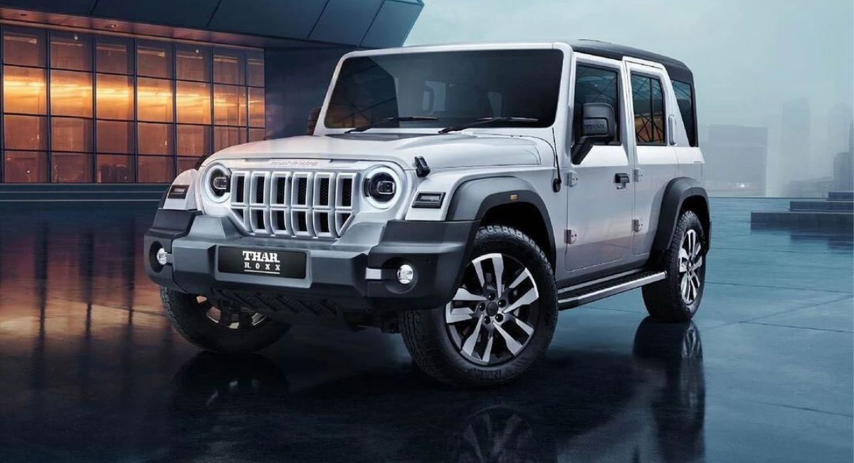 Mahindra Thar Roxx Launch In India 2026: ऑफ रोडिंग के लिए 4x4 बेस्ट, प्रीमियम स्टाइलिश लुक में दमदार इंजन के साथ