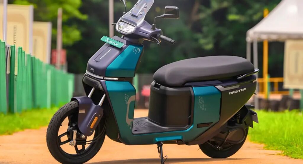 TVS Orbiter V1 Electric Scooter 2026: स्टाइलिश लुक और दमदार बैटरी के साथ, फायदेमंद स्मार्ट फीचर के साथ